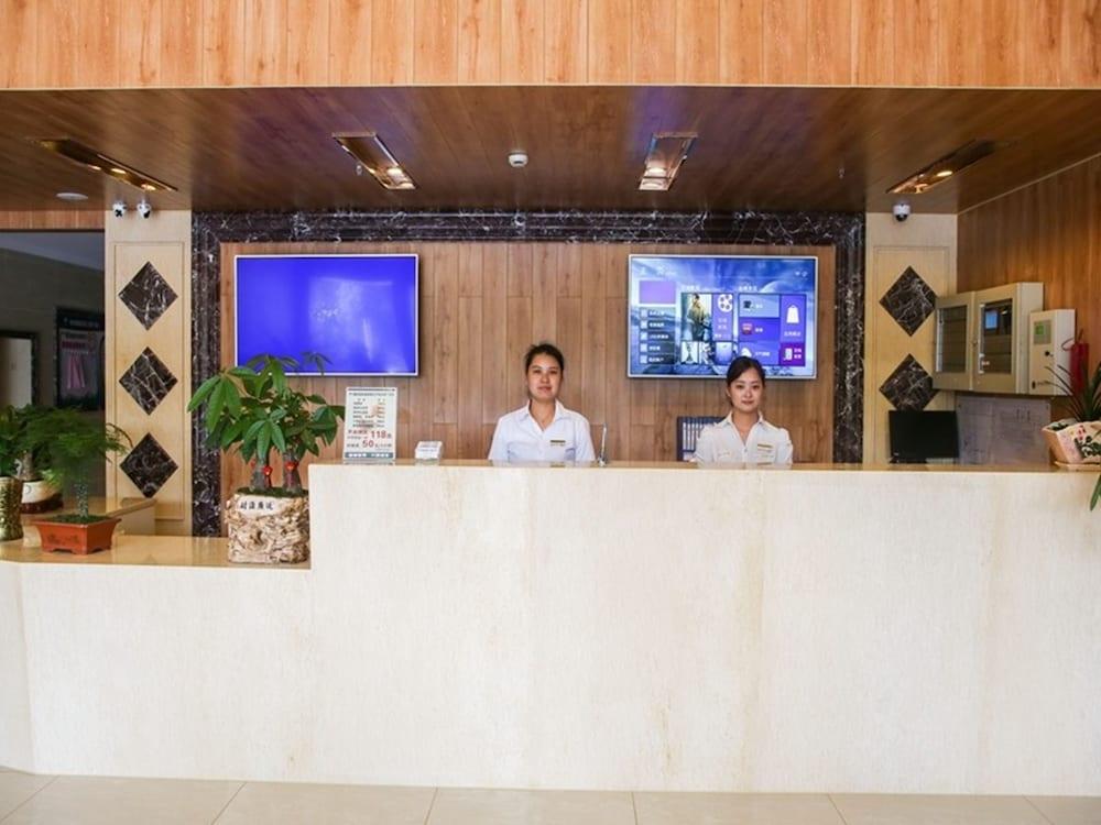 GreenTree Inn JiangSu ZhenJiang DingMao Industrial Park WoDe Square Express Hotel Exterior foto