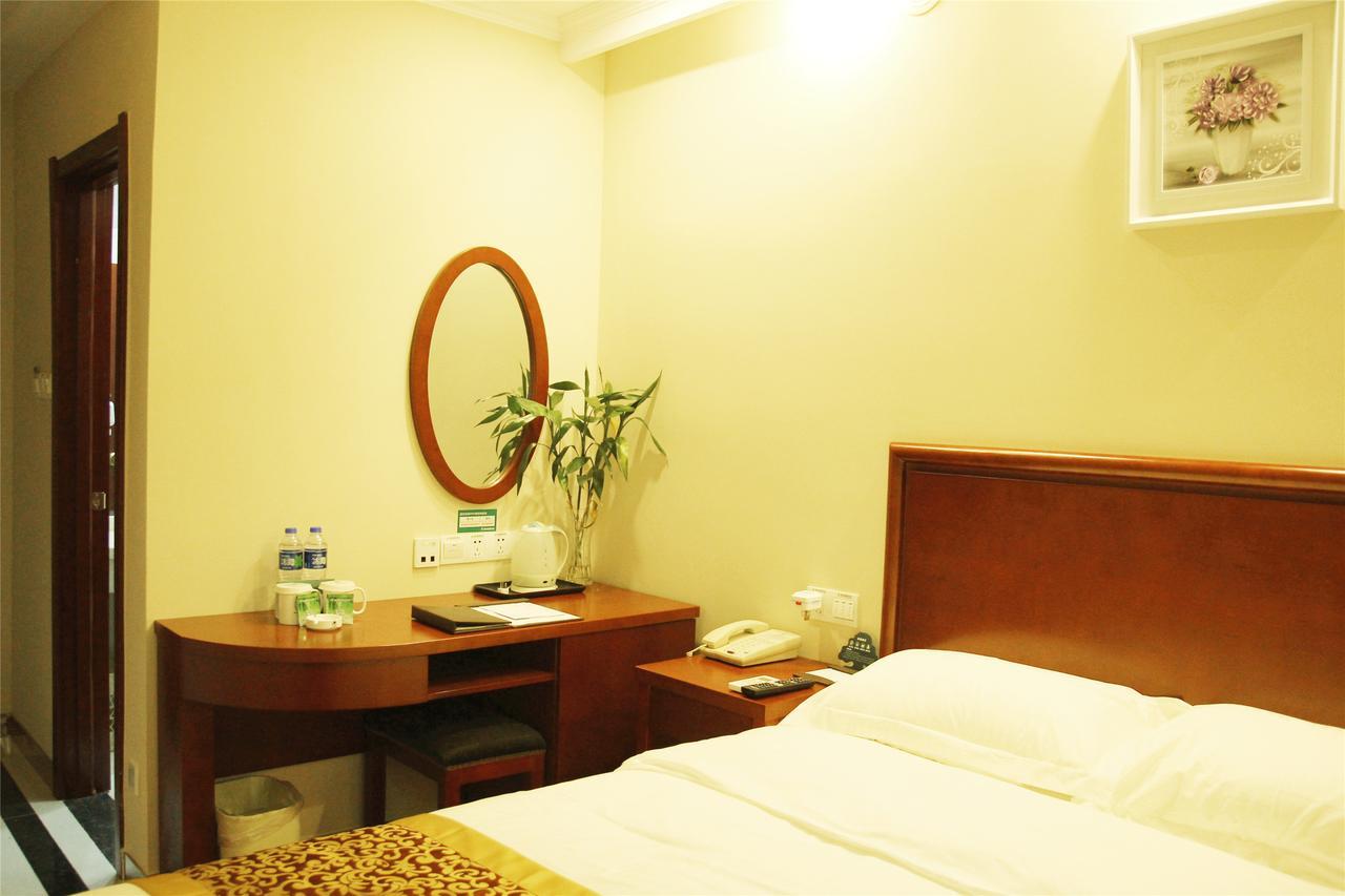 GreenTree Inn JiangSu ZhenJiang DingMao Industrial Park WoDe Square Express Hotel Exterior foto