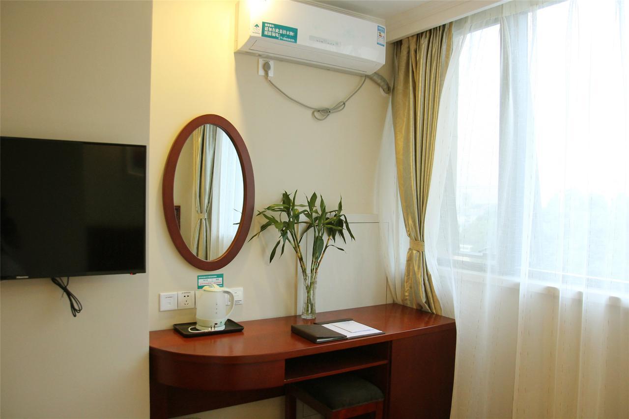GreenTree Inn JiangSu ZhenJiang DingMao Industrial Park WoDe Square Express Hotel Exterior foto