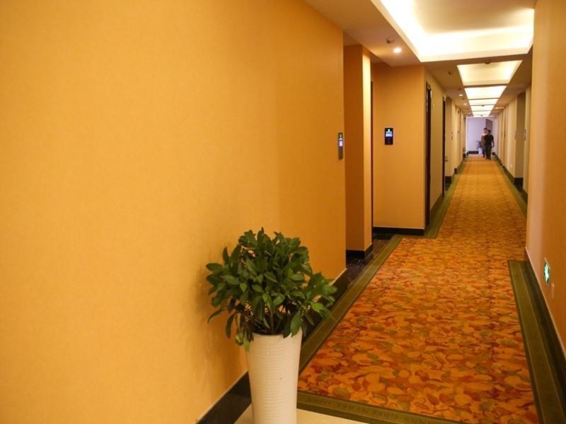 GreenTree Inn JiangSu ZhenJiang DingMao Industrial Park WoDe Square Express Hotel Exterior foto